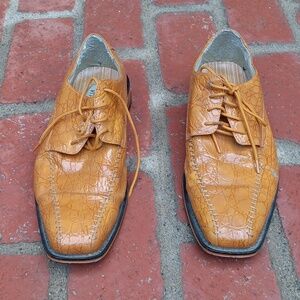 Tan Oxfords with Glossy Leather and Pointed Toe‎